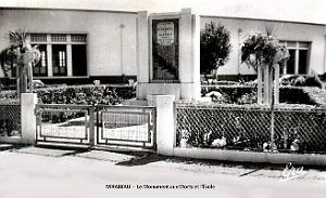 Mirabeau - Monument aux Morts et Ecole